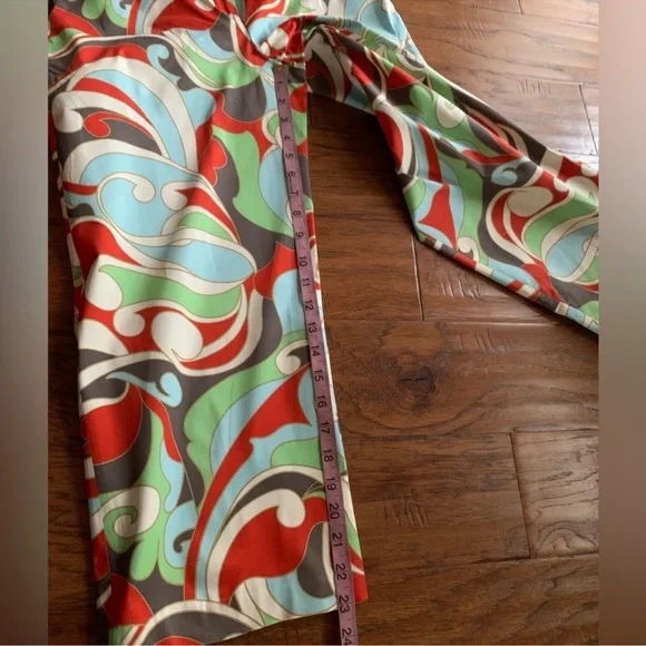 Madison Retro Print Capris - Picture 6 of 12